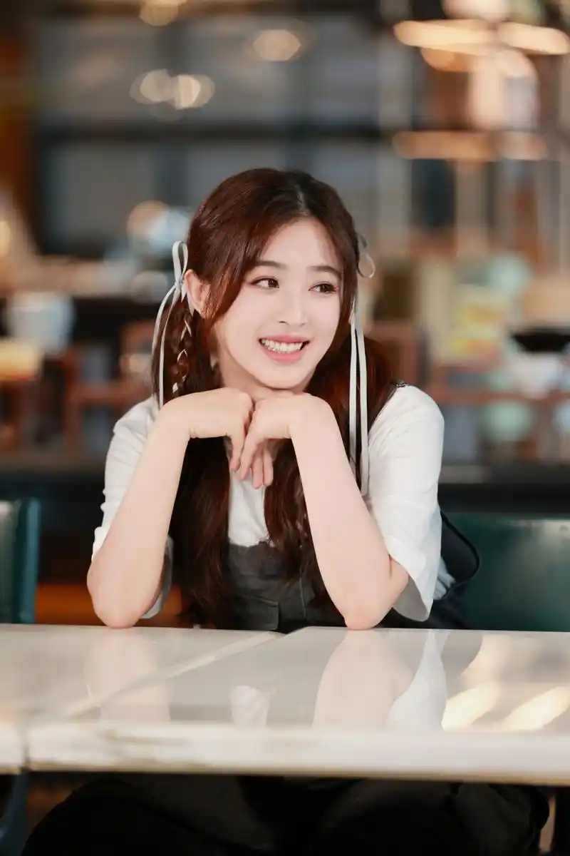 【张含韵说很欣赏年轻人的精神状态】张含韵在某综艺中,说自己很欣赏