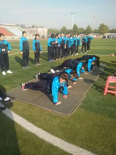 体能测试(俯卧撑,没问题)