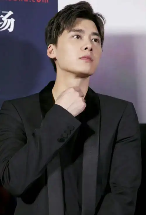 峰启新一岁,事事常安乐##祝李易峰0504生日快乐