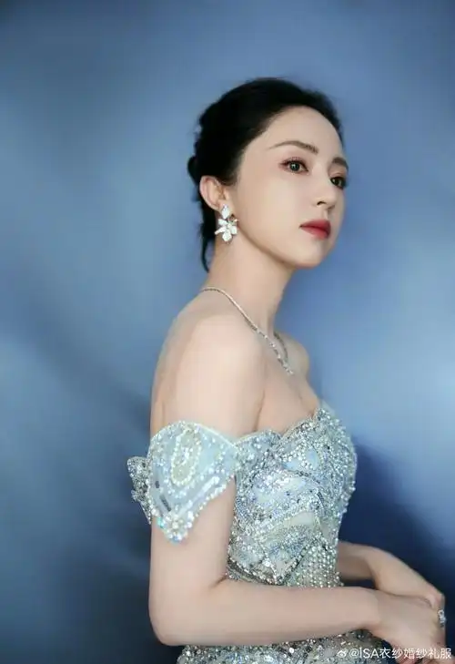isa星光##最美礼服##明星同款##时尚##婚纱礼服