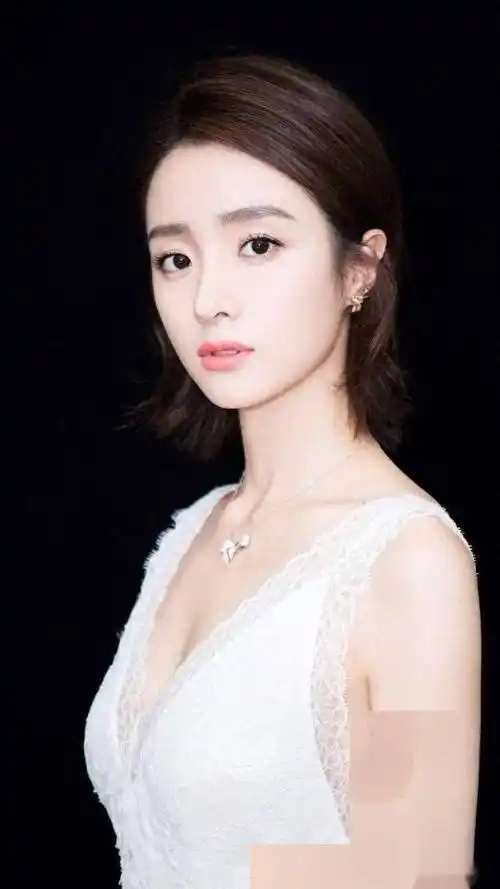 胡冰卿的美貌与魅力无人能敌,女神身材惊艳全场!