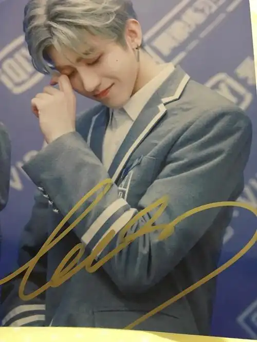 哪位姐姐可以看出坤坤签名真假吗