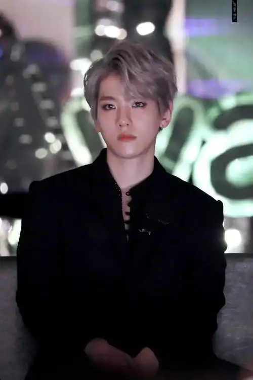 绝美银发边伯贤,美人