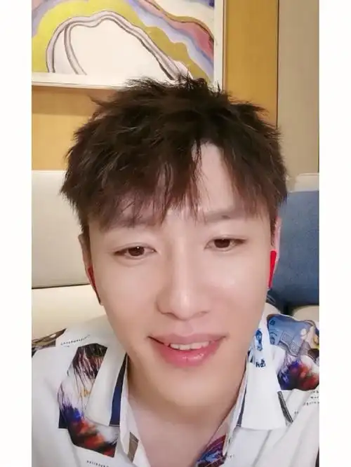 代旭怎么这么帅了