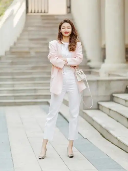 全身照怎么拍,9个拍照姿势,拍出自然漂亮,大长腿