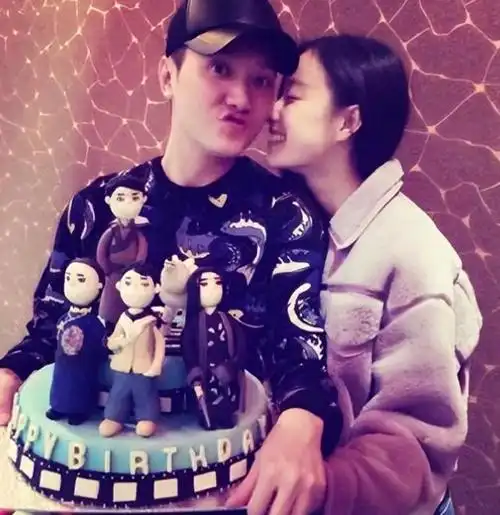 离婚后的赵丽颖,依然是风光无限,而前夫冯绍峰怎么样了