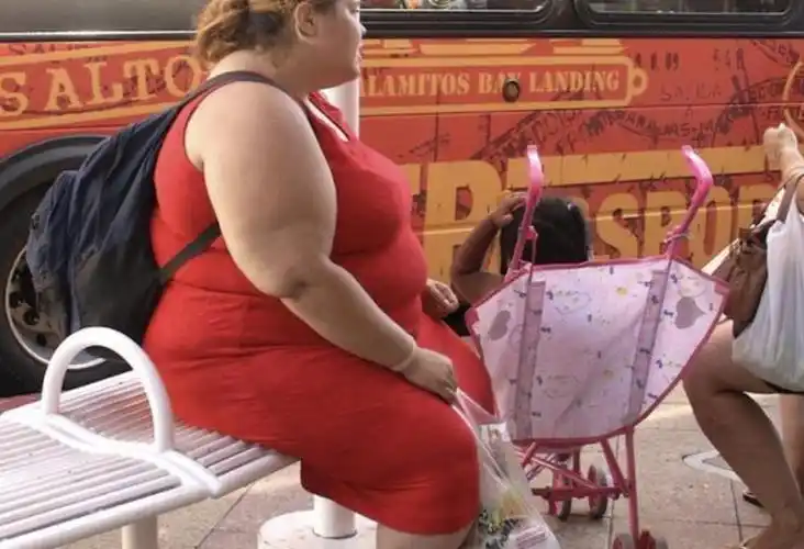 原创以胖为美的6个国家女孩从7岁开始便增加体重最重达100公斤