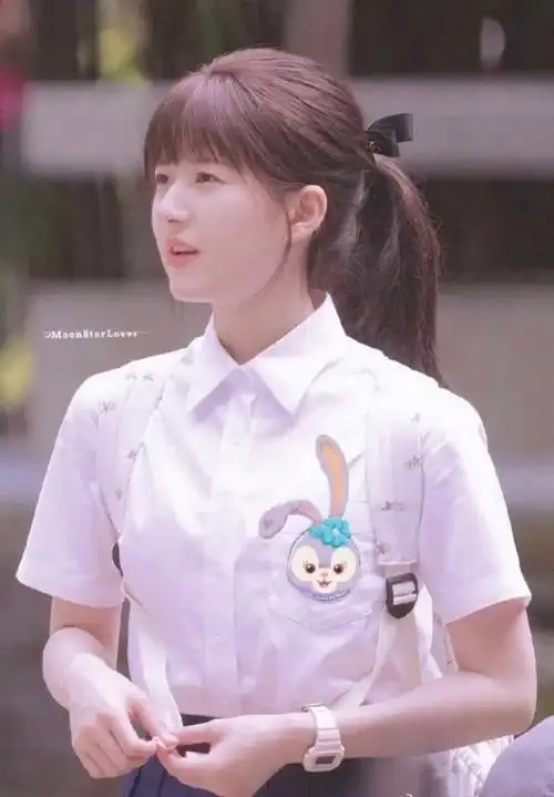 赵露思新剧校服路透