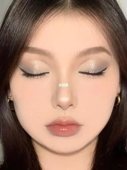 普通人画也好看的清冷灰调碎钻截断眼妆78