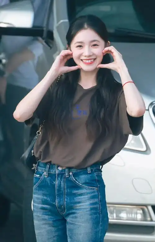 刘浩存单手比心##吉林卫视春晚