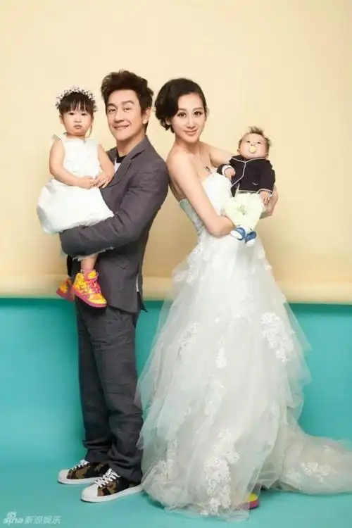 张亮再度当爹 扒众娱乐圈明星夫妻的二胎