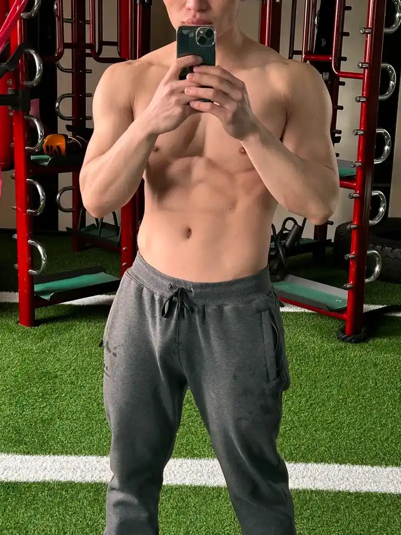 腹肌 #肌肉男 #健身 #秀腹肌 #让你的男朋友拍给你看  - 抖音