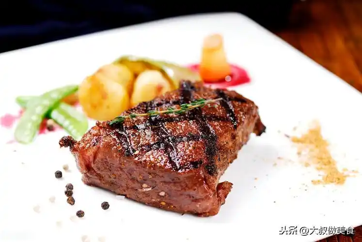 西餐牛排的做法推荐(教你2种经典做法轻松做西餐牛排)