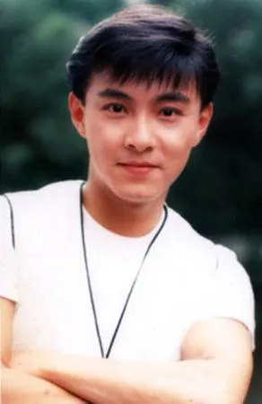 >> 正文自此之前张卫健寂寂无闻,曾经在郭晋安做主演的《赢单传奇》中