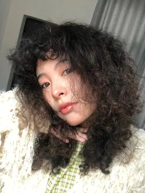 新鲜出炉的爆炸头