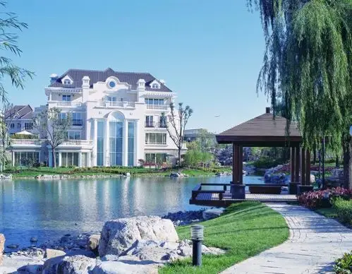 恒大丽宫,外揽天下,内宜室家.