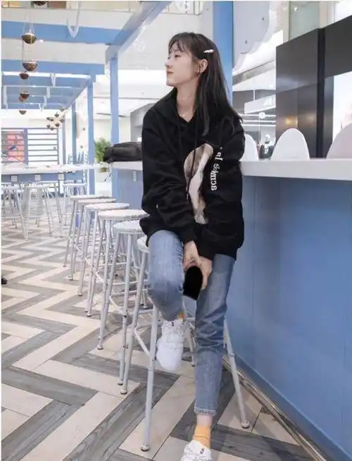 袁冰妍的私服穿搭,少女感十足_大衣_衬衫_粉色