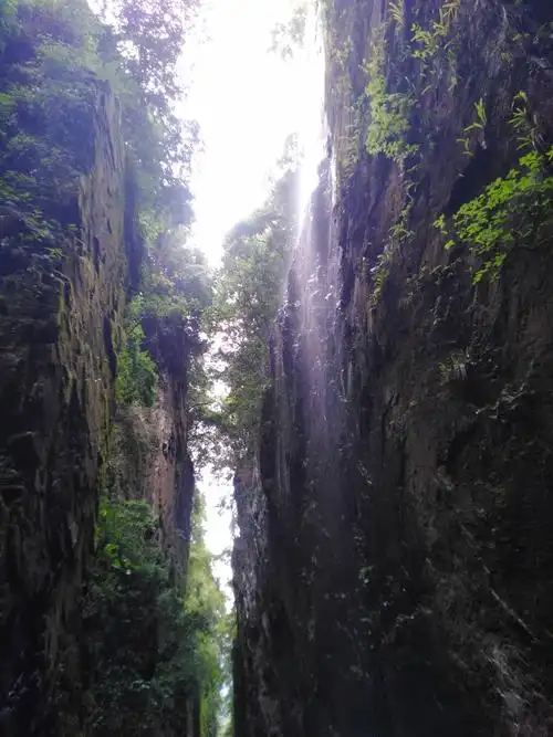 绝情谷(荷溪地缝)