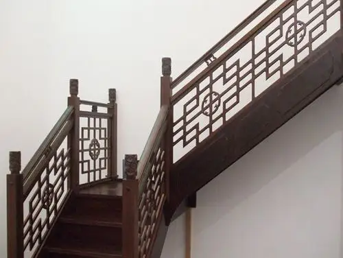 润泽楼梯 古典实木楼梯