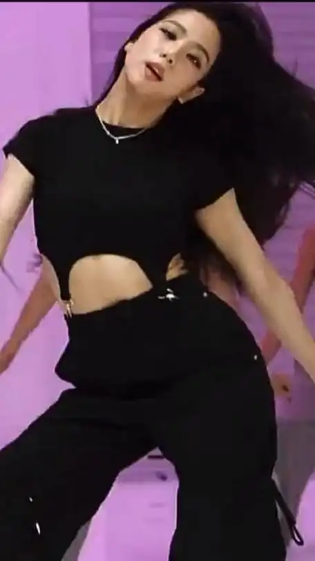 谁能对这样的jisoo不心动