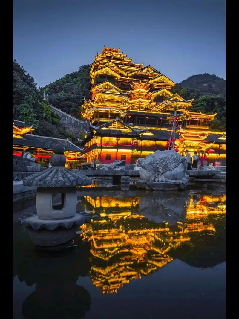 蚩尤九黎城|中国最大苗族建筑群(带参数) 重庆周边有一个非常美丽的乡