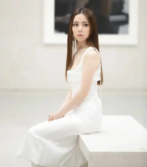 邓紫棋美照,美丽可爱!__财经头条