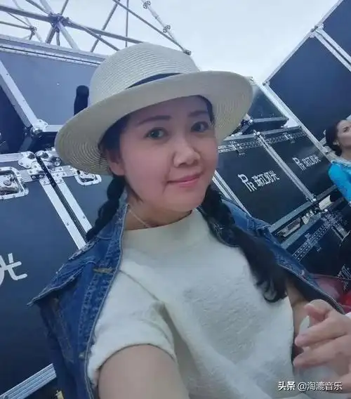 歌手侃侃详细资料 网络歌手侃侃个人资料 - 歌词译