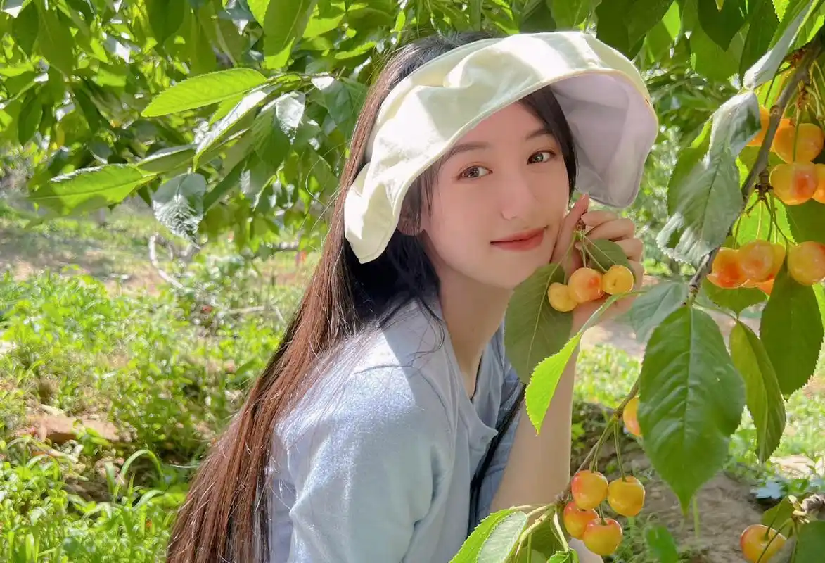 冰妍果园生活照真漂亮,美女摘得果实最甜了 #袁冰妍