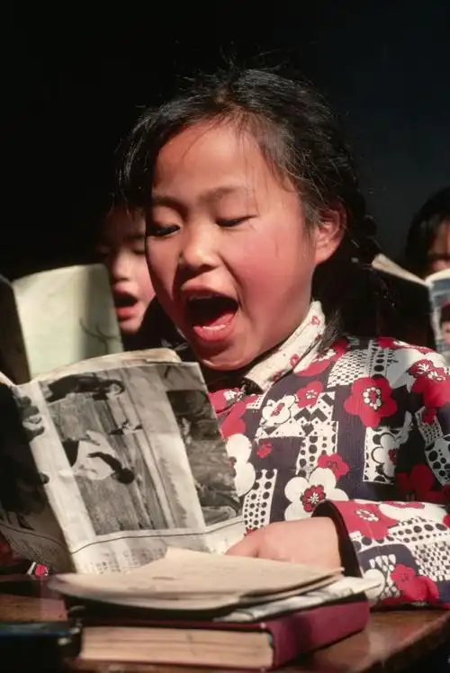 80年代小学生的老照片,为何大家如此怀念?