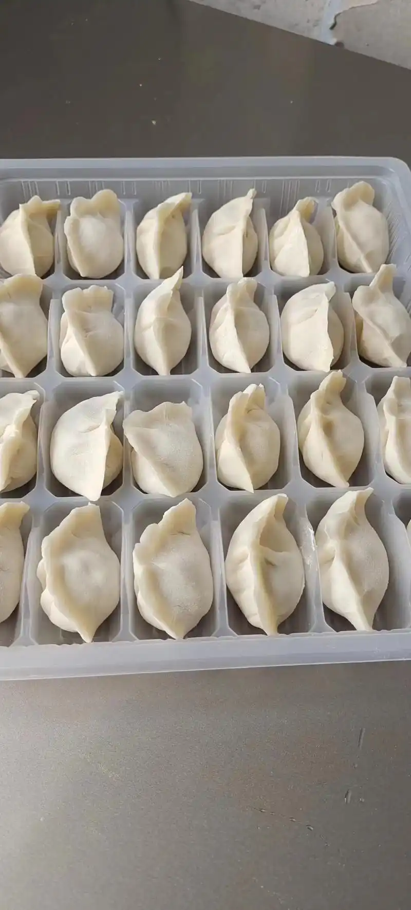 想吃大馅纯手工水饺的说一声,生的熟的都可以配送. - 抖音