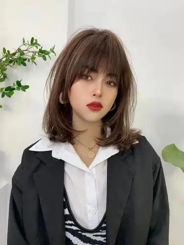 甜过初恋的齐肩发型