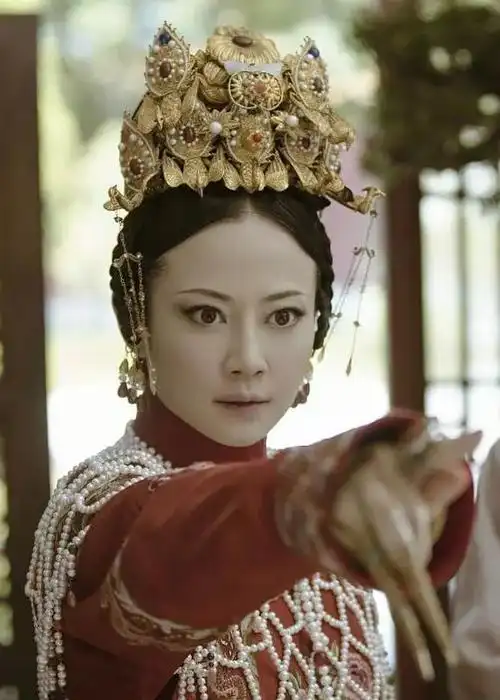 延禧攻略高贵妃有12套造型最美的是临死前那套蝴蝶睡袍