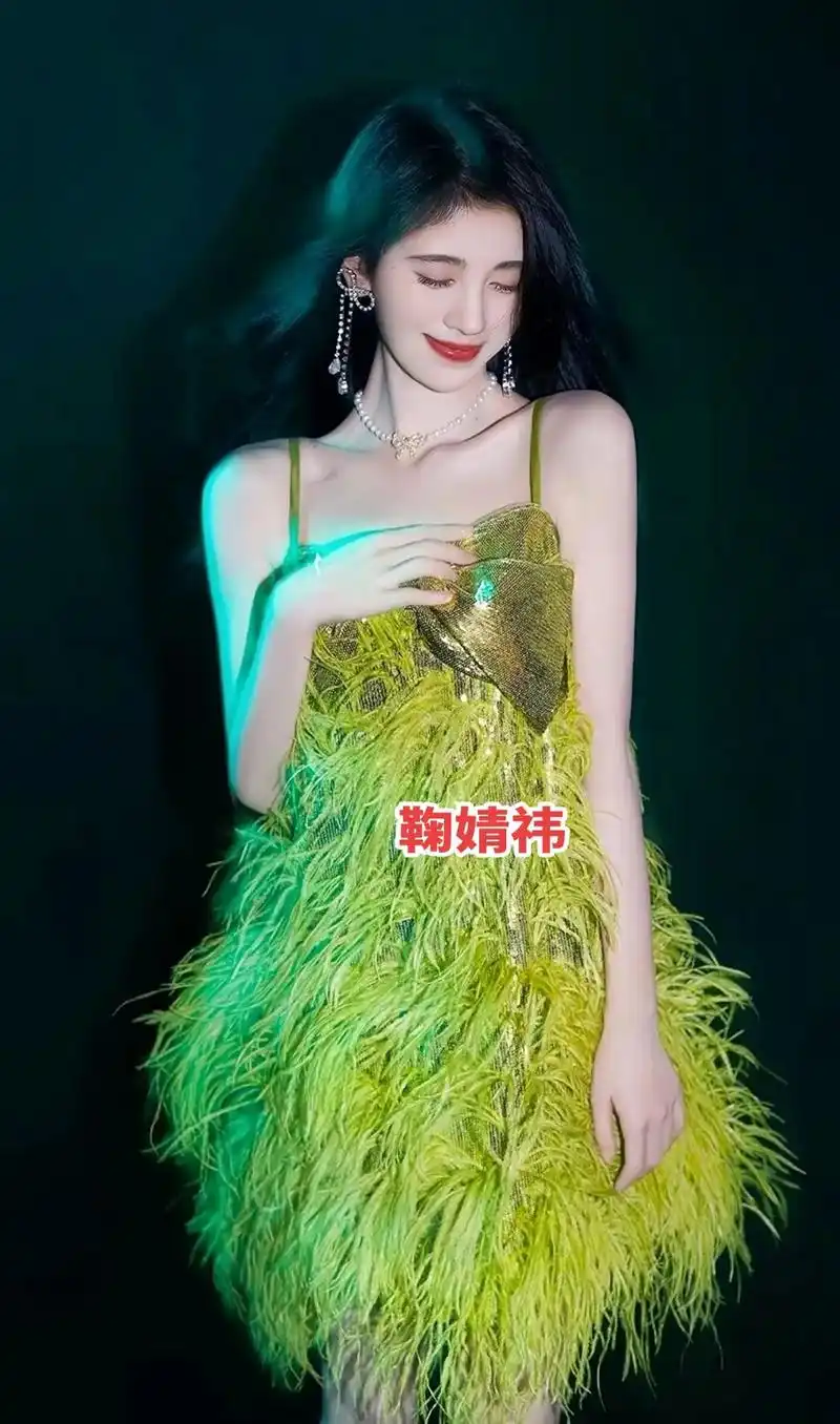 鞠婧祎,完美身材.鞠婧祎,1994年出生于四川遂宁,内地影视 - 抖音