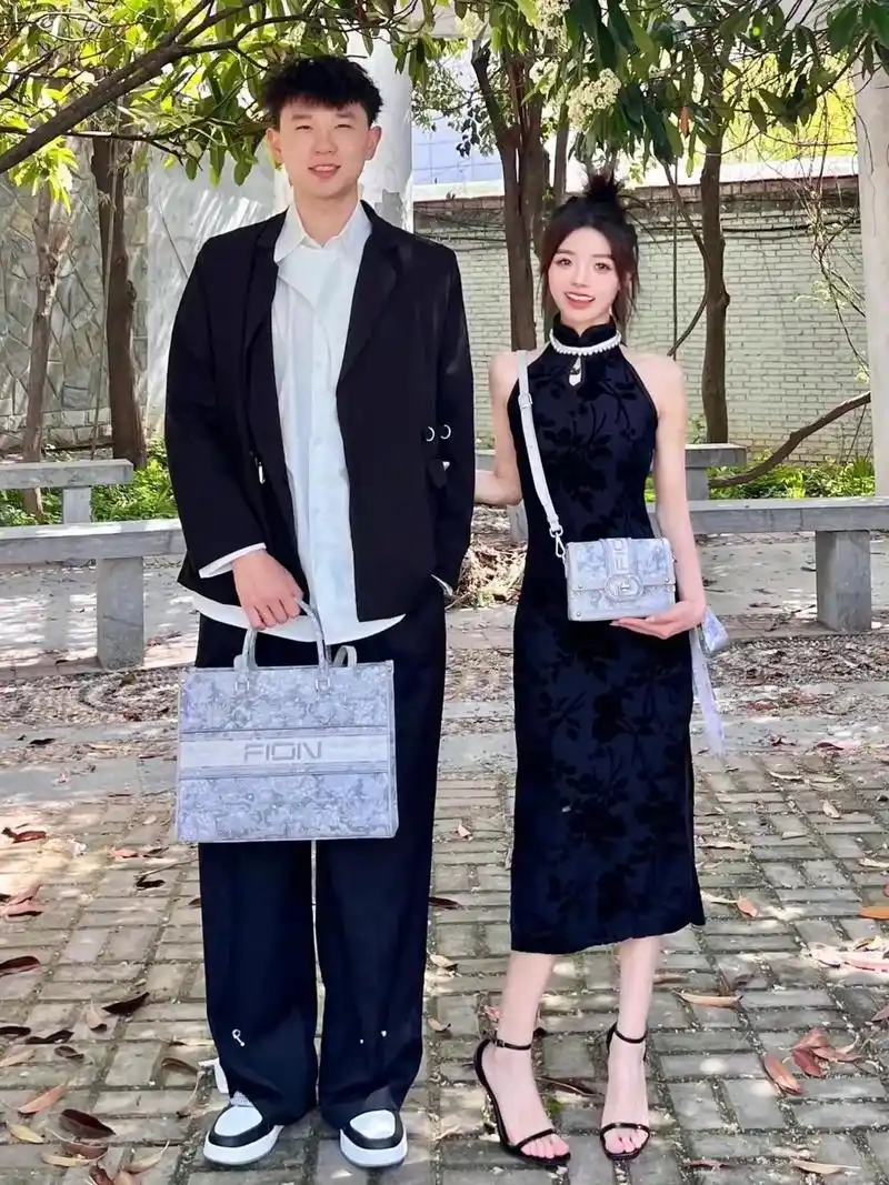 153183身高差情侣是最气质的