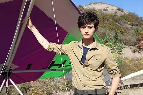 《麻辣变形计》杀青 马可搭档迪丽热巴火花四溅