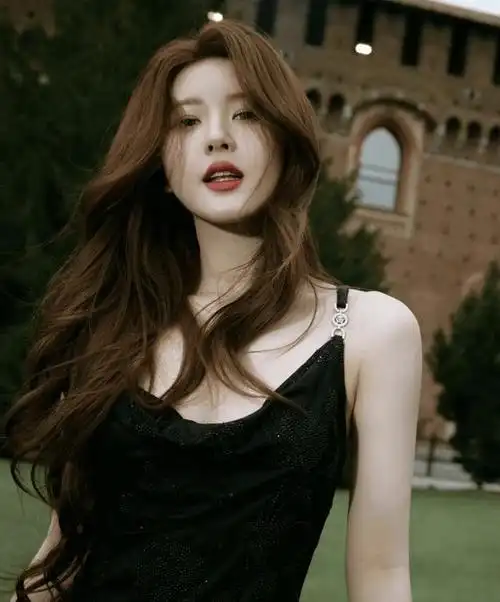 中国演员赵露思将担任巴黎奥运火炬手,她好看吗?