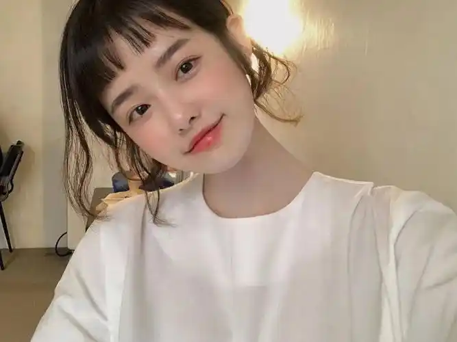 拍照时,为什么 " 歪头 " 更好看?