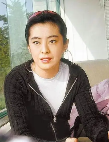 王祖贤44岁近照曝光 素颜装扮美丽依旧(图)