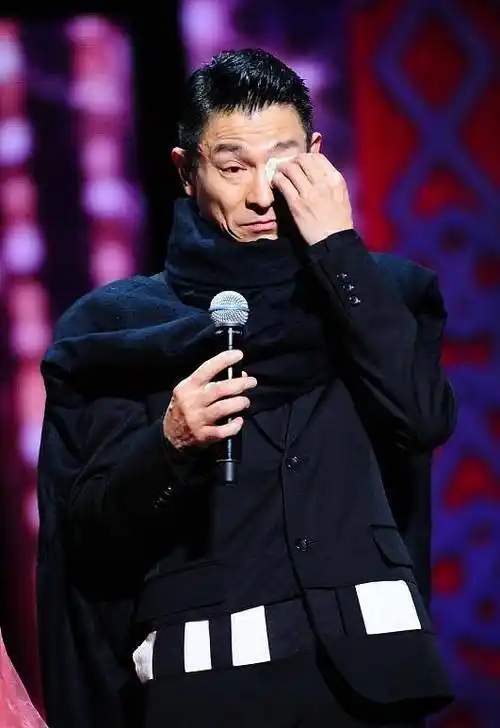 向华强_谢霆锋_母亲