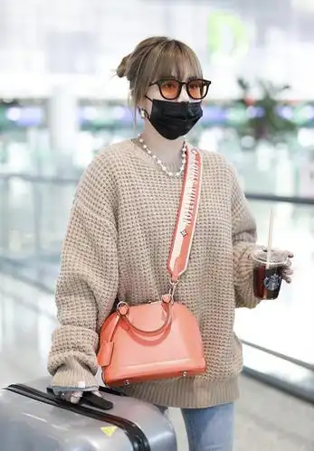 明星们最新出炉的机场照来啦俊男俏女齐齐上线你爱了吗