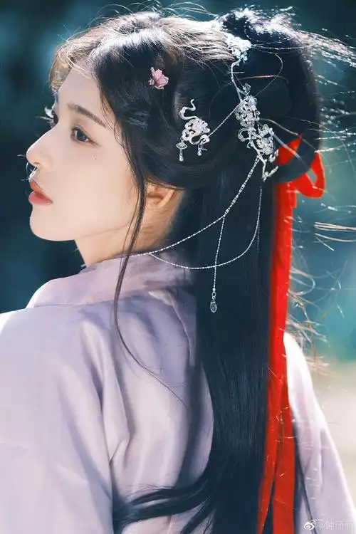 同一个摄影师镜头下的小花古装造型