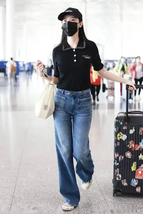 2021年9月28日,张丽机场街拍.