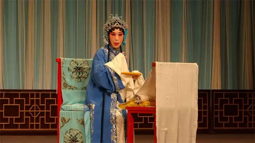 国声京剧团演出《刘兰芝》杜娟饰刘兰芝,谢毅 饰 焦母(之一)