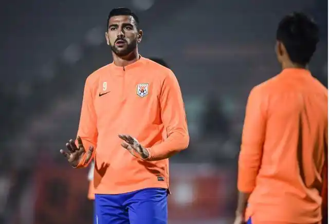 今日直播山东鲁能vs鹿岛鹿角佩莱费莱尼就要直接无理由高空轰炸