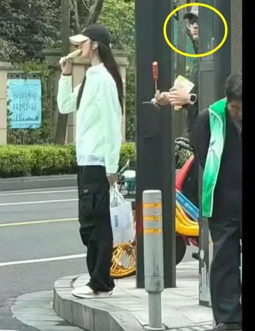 林更新评论区沦陷和小11岁女友最新合照曝光恋爱细节越扒越有