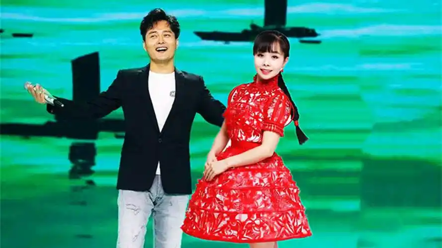 云飞真是个渣男!瞒着老婆与王二妮合唱《亲口口》,二妮都害羞了