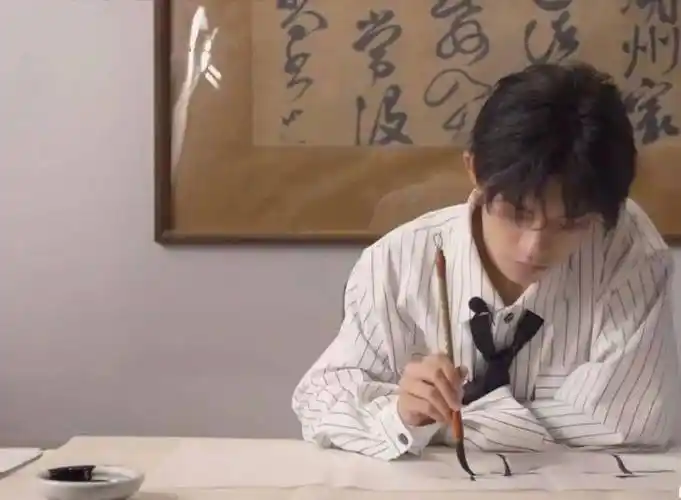 易烊千玺的书法绝对出人意料