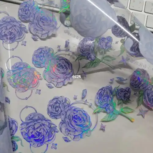 蓝色与紫色的对比