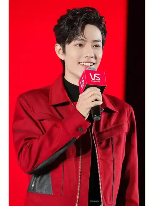 肖战真的很适合红色