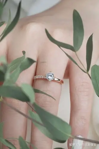 2021早春新款钻戒森之语系列遇见